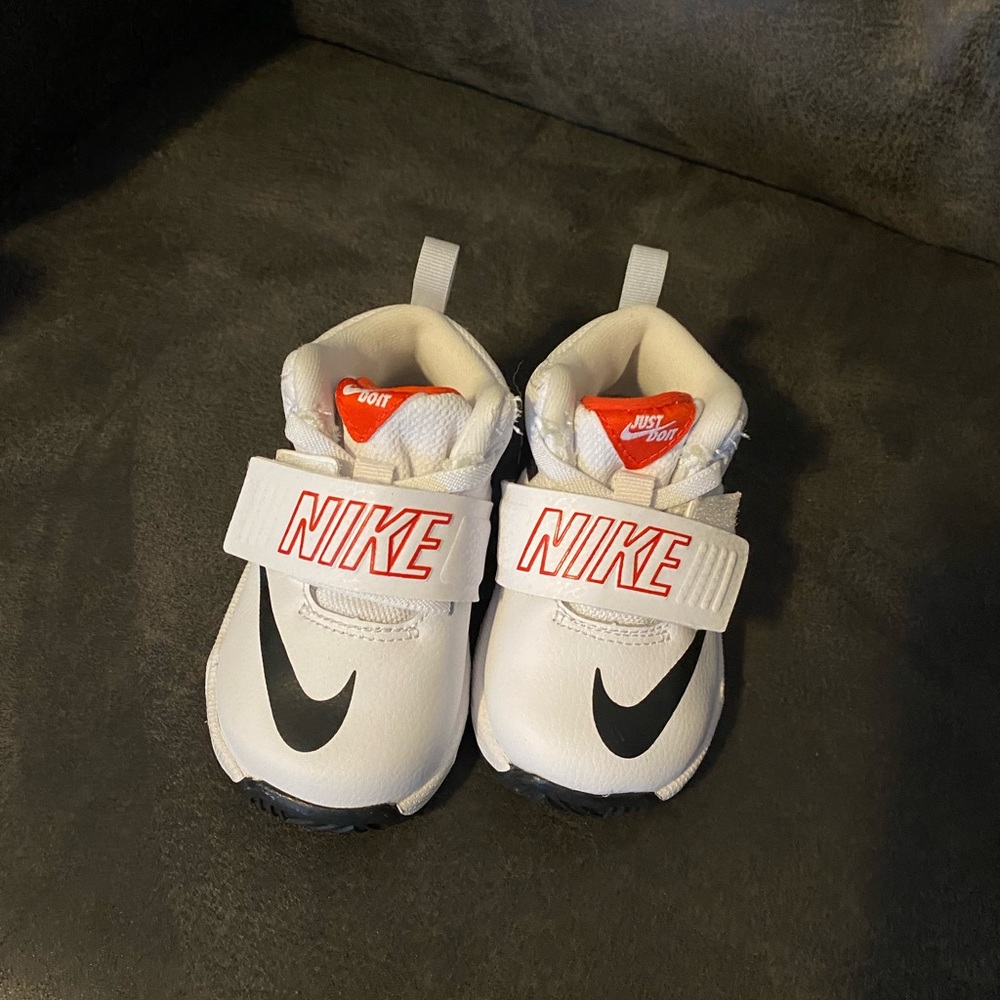 Toddler Nike sneakers